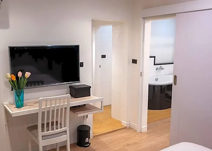 Sleep Nest فندق